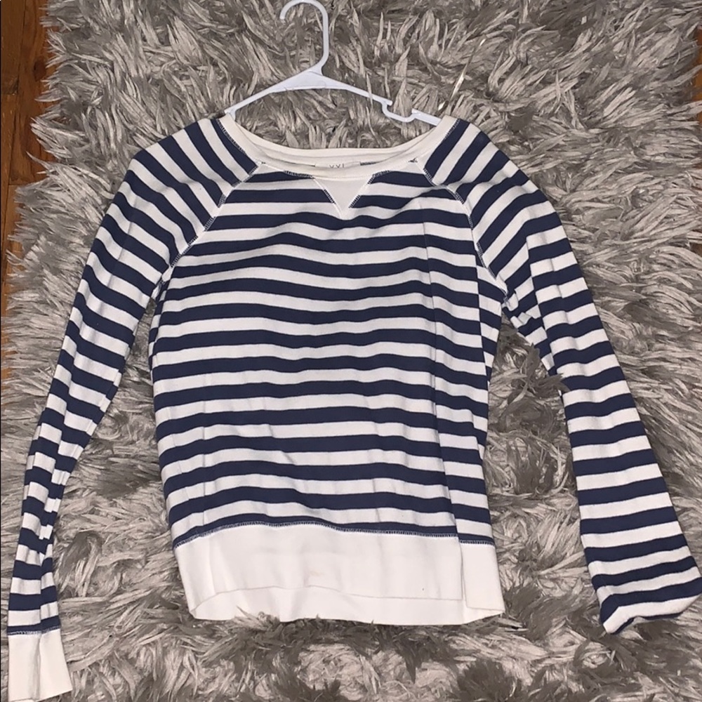 White and blue striped long sleeve